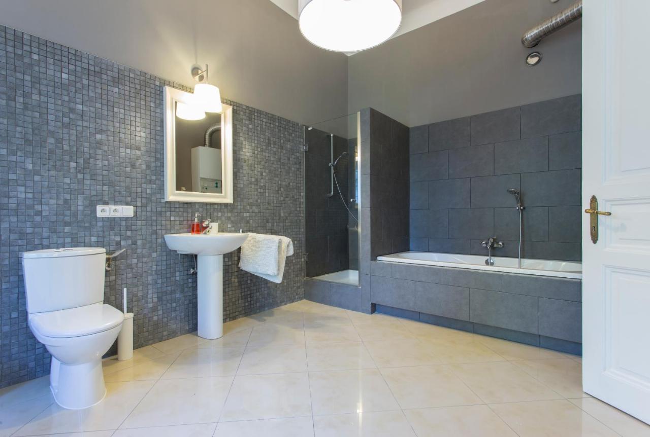 Tyzenhauz Grand Apartaments كراكوفيا المظهر الخارجي الصورة